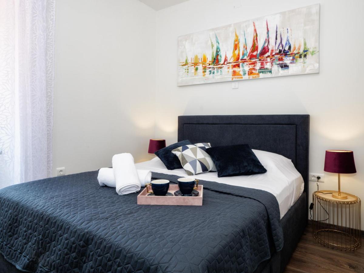 Arena Delight Studio Apartments Pula Exterior foto